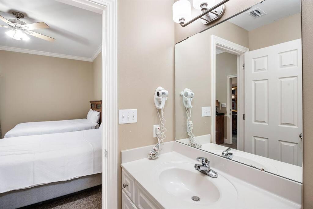 Phoenix West - 2207 - High-End Luxury Beachfront 오렌지 비치 외부 사진
